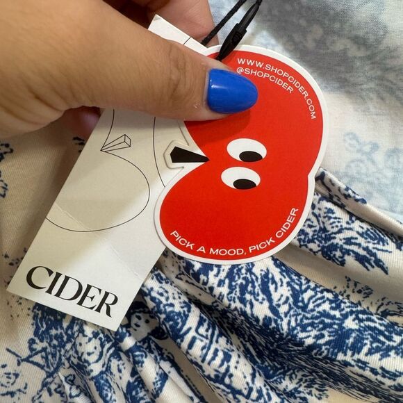 Cider Blue Toile Print Long Sleeve Crop Top – Size XL - NWT - Picture 5 of 6